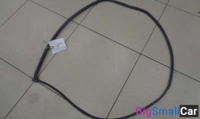 Уплотнитель двери задней правой от Nissan March K12 2002-2010 - купить Верхнеяиково