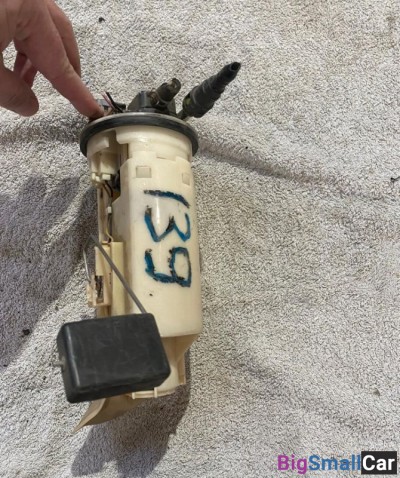 Насос топливный Судзуки Альто рш Suzuki alto RH - купить Верхнеяиково